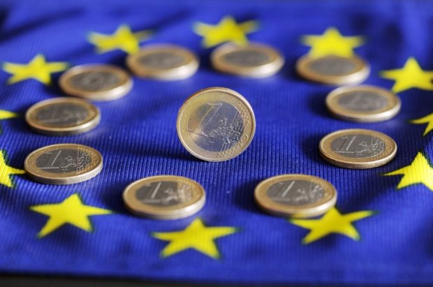 Συζήτηση στρογγυλής τραπέζης με την κρίση του ευρώ στο επίκεντρο της.